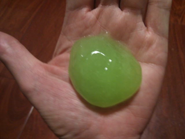 宛露说我什么死人骨头都买的到,那猜猜这是什